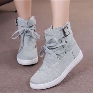 NWOT🌟basic grey high top shoes🌟